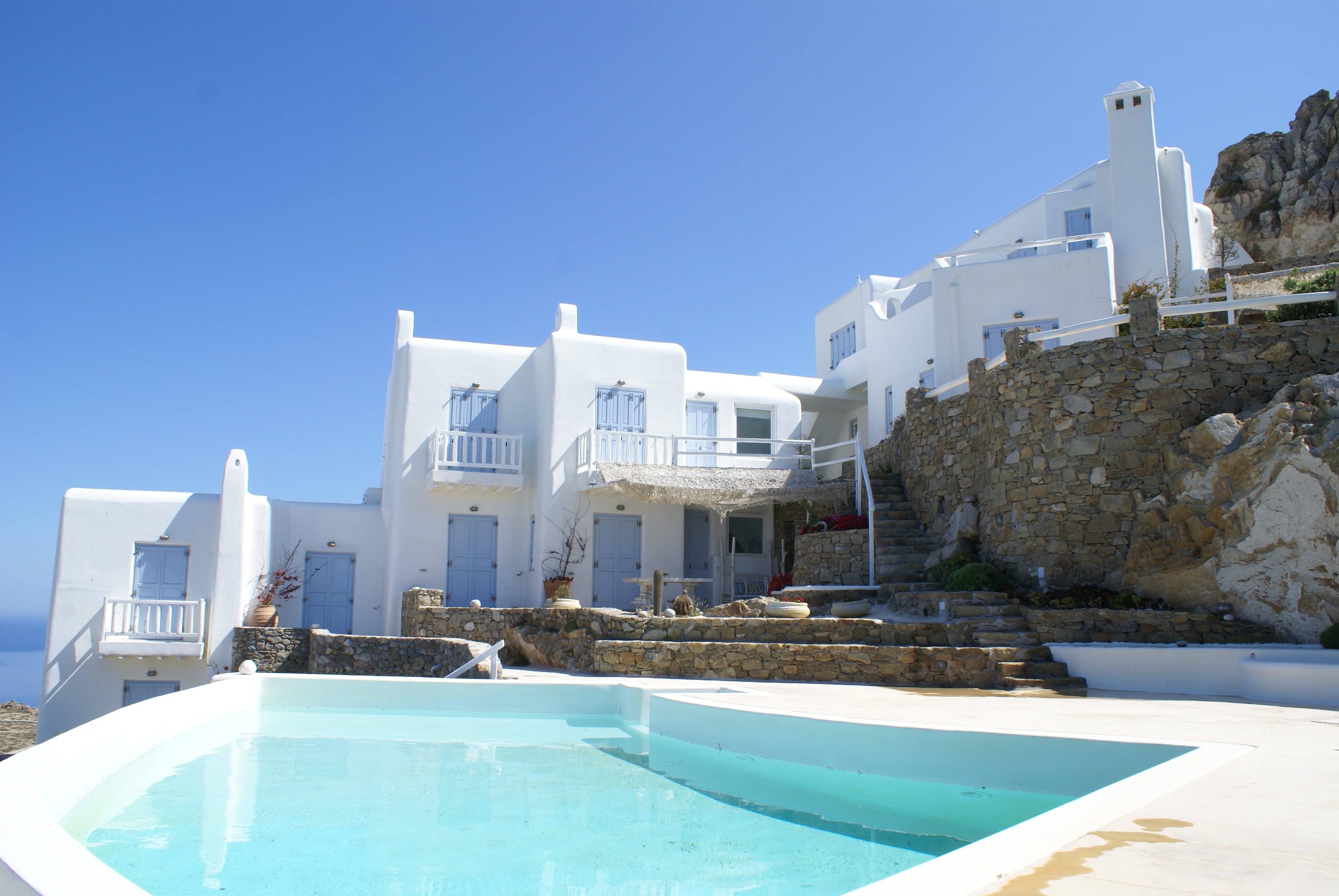 2001 ΤΡΕΙΣ ΒΙΛΛΕΣ ΣΤΟ ΠΑΛΑΙΟΚΑΣΤΡΟ ΜΥΚΟΝΟΥ, ΜΕΛΕΤΗ - ΕΠΙΒΛΕΨΗ - ΚΑΤΑΣΚΕΥΗ